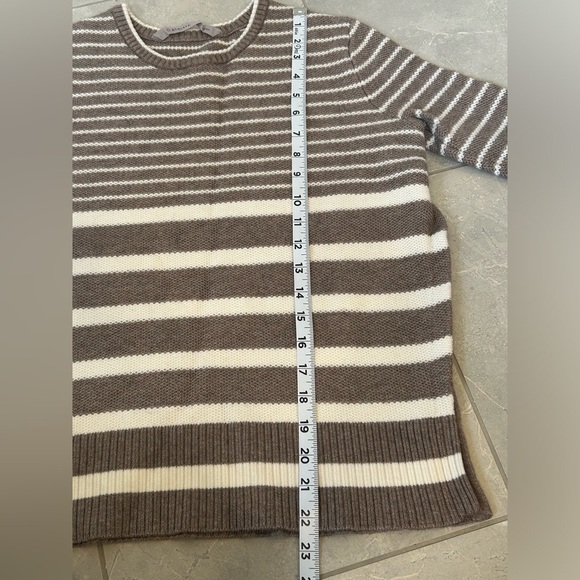 EUC Athleta Striped Kennewick Side Slit Pullover Sweater Tan Cream Womens XXS - Picture 11 of 15